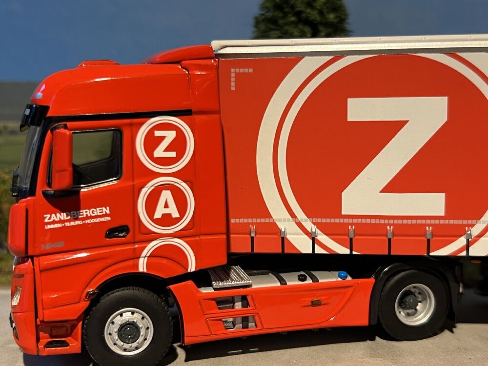 WSI WSI Mercedes Actros MP4 Big Space 4x2 with 3-axle curtainside trailer ZANDBERGEN TRANSPORT