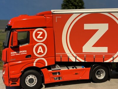 WSI WSI Mercedes Actros MP4 Big Space 4x2 with 3-axle curtainside trailer ZANDBERGEN TRANSPORT