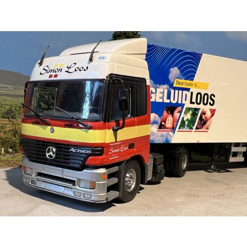 Tekno Tekno Mercedes Actros L 4x2 met 3-as koeloplegger SIMON LOOS Tekno Tekno Mercedes Actros L 4x2 met 3-as koeloplegger SIMON LOOS