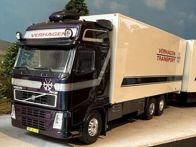 Tekno Tekno Volvo FH12 XL 6x2 rigid truck with reefer trailer VERHAGEN