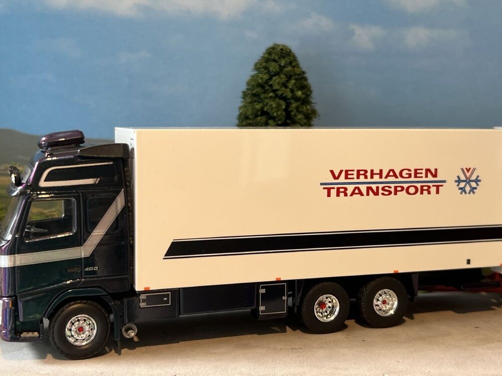 Tekno Tekno Volvo FH12 XL 6x2 rigid truck with reefer trailer VERHAGEN