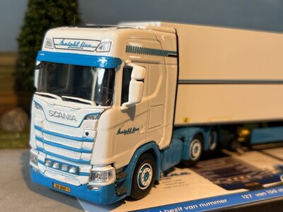 Tekno Tekno Scania S Next Gen 6x2 Highline with 3-axle reefer trailer FREIGHTLINE