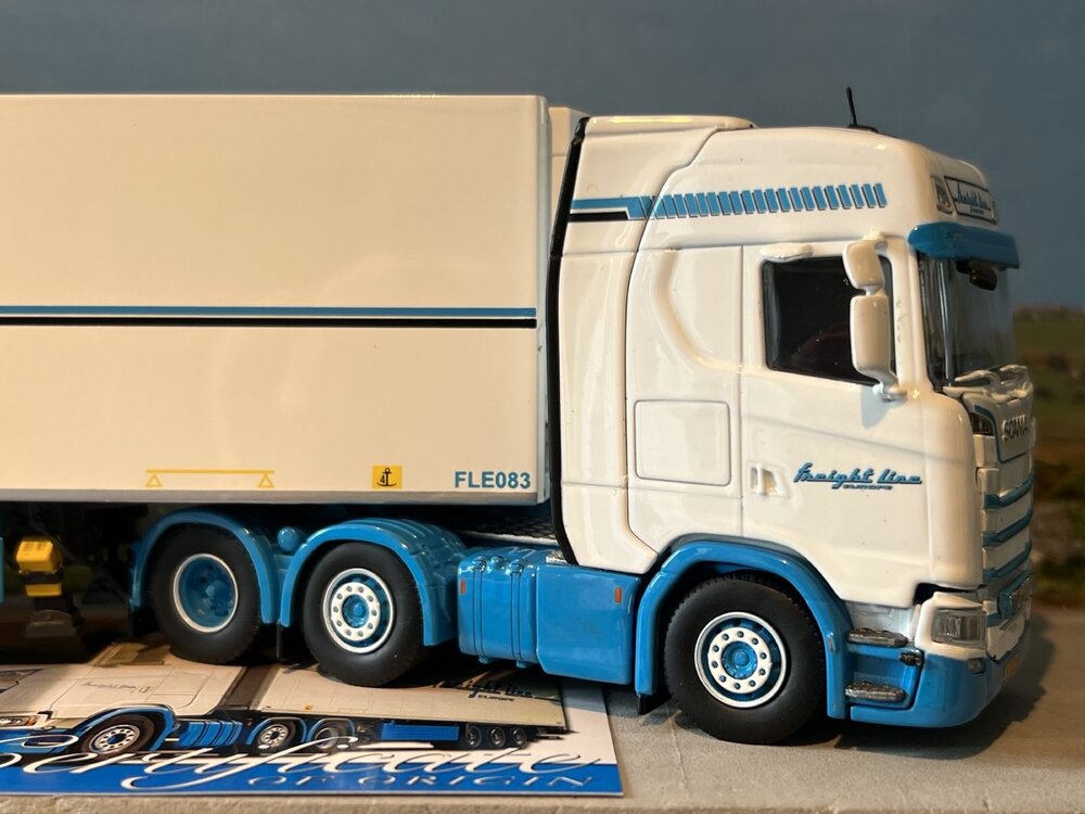 Tekno Tekno Scania S Next Gen 6x2 Highline met 3-as koeloplegger FREIGHTLINE