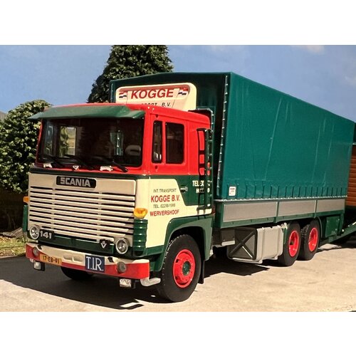 Tekno Tekno Scania 141 motorwagen en aanhanger met klassieke huifbakken KOGGE TRANSPORT Tekno Tekno Scania 141 motorwagen en aanhanger met klassieke huifbakken KOGGE TRANSPORT