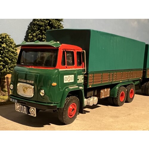 Tekno Tekno Scania LB76 Vabis motorwagen en aanhanger met klassieke huifbakken STELTENPOOL Tekno Tekno Scania LB76 Vabis motorwagen en aanhanger met klassieke huifbakken STELTENPOOL