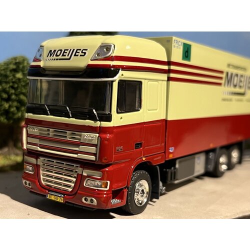 Tekno Tekno DAF 105XF Super Space Cab 6x2 Motorwagen met 2 as wipkar Volume combi MOEIJES Tekno Tekno DAF 105XF Super Space Cab 6x2 Motorwagen met 2 as wipkar Volume combi MOEIJES