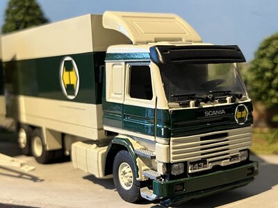 Tekno Tekno Scania 143M/400 6x2 Voorwagen met 2 as wipkar Koelcombi CARGOBOSS "van den Bos"