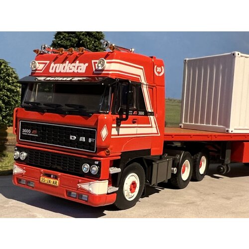 WSI WSI DAF 3600 6x4 + classic flatbed trailer + 20ft. container TRUCKSTAR 2015 WSI WSI DAF 3600 6x4 + classic flatbed trailer + 20ft. container TRUCKSTAR 2015