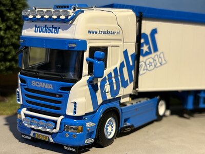 WSI Scania R6 Topline 4x2 with 3-axle cargofloor trailer WSI Scania R6 Topline 4x2 with 3-axle cargofloor trailer
