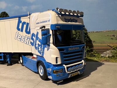 WSI WSI Scania R6 Topline 4x2 met 3-as cargofloor trailer TRUCKSTAR 2011