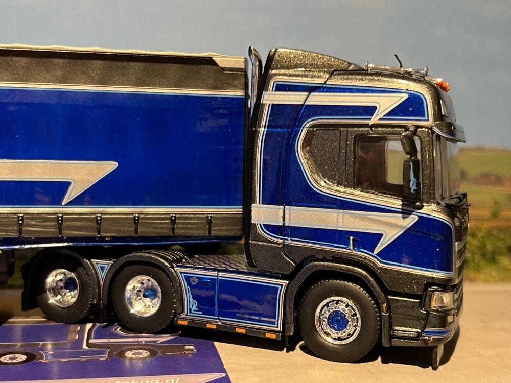 Tekno Tekno Scania R Next Gen met 4-as Muesberger trailer TRUCKSTAR FESTIVAL 2017