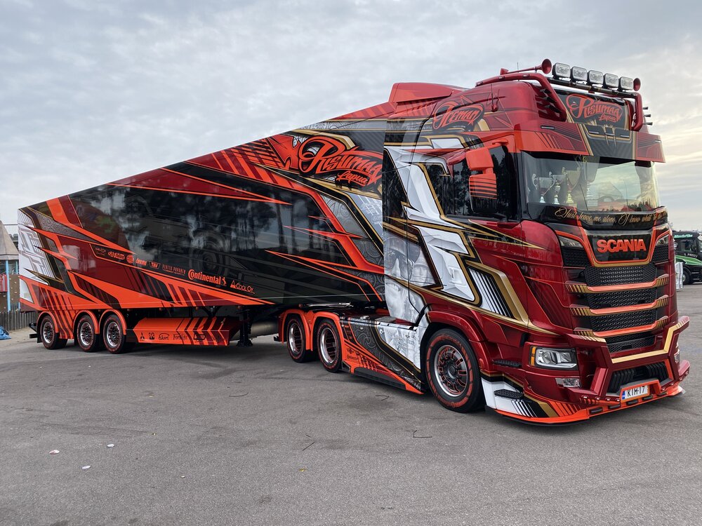 Tekno Tekno Scania NGS Highline 6x4 met 3-assige koeltrailer RISTIMAA "ICEMAN"