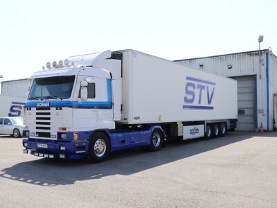 Tekno Tekno Scania 143M streamline met 3-as Zamac koeloplegger STV