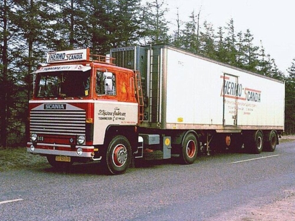 Tekno Tekno Scania 141 met 2-assige koeloplegger P. Bjarne Andersen