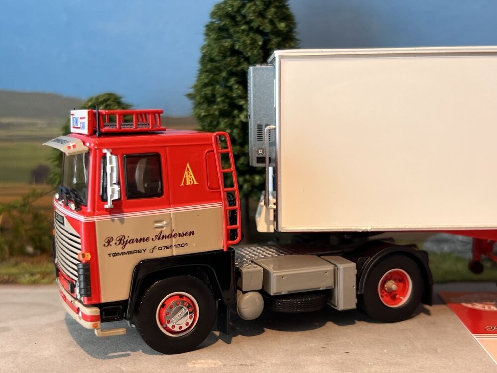 Tekno Tekno Scania 141 with 2-axle classic reefer trailer P. Bjarne Andersen