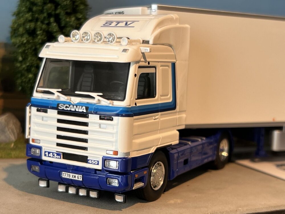 Tekno Tekno Scania 143M streamline with 3-axle zamac reefer trailer STV