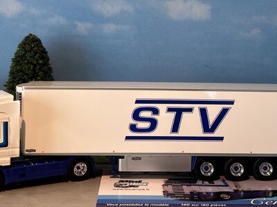 Tekno Tekno Scania 143M streamline met 3-as Zamac koeloplegger STV