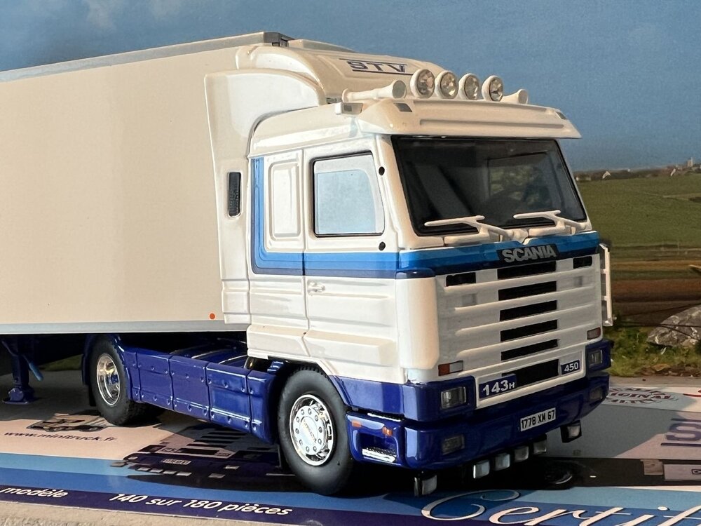 Tekno Tekno Scania 143M streamline met 3-as Zamac koeloplegger STV