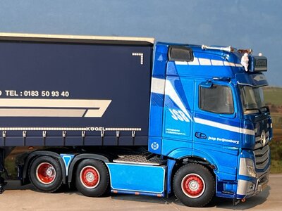 WSI WSI Mercedes Actros MP5 Giga Space 6x2 + 3-as schuifzeilen oplegger JSB Swijnenburg