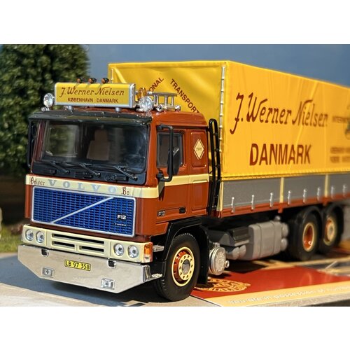 Tekno Tekno Volvo F12 rigid truck with classic trailer Werner Nielsen Tekno Tekno Volvo F12 rigid truck with classic trailer Werner Nielsen