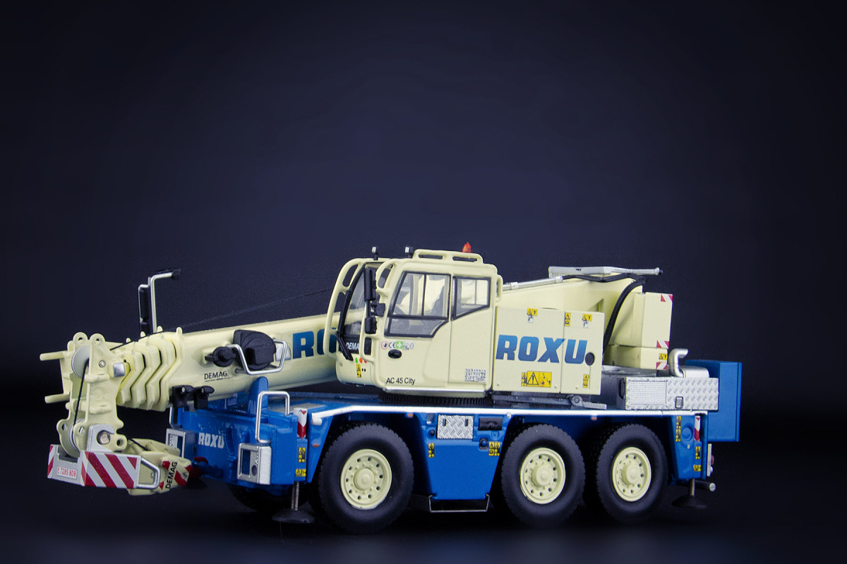 IMC Demag AC city crane ROXU   Miniatuurshop.com