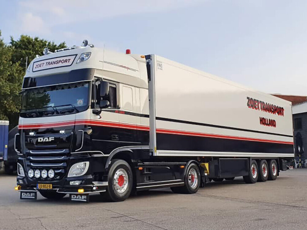 WSI WSI DAF XF Super Space Cab with 3-axle reefer trailer PETER ZOET Transport