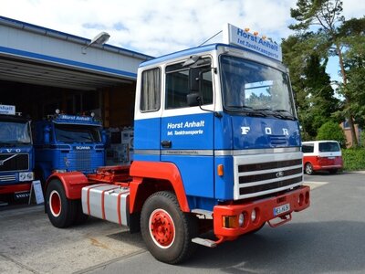 Tekno Tekno Ford Transcontinental met klassieke koeloplegger Anhalt "Polar Express"