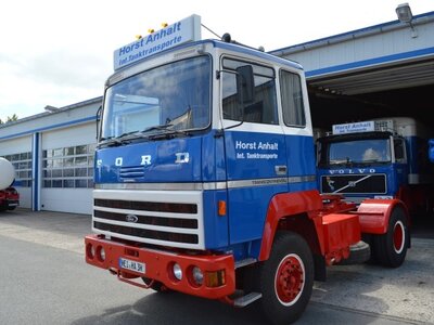 Tekno Tekno Ford Transcontinental met klassieke koeloplegger Anhalt "Polar Express"