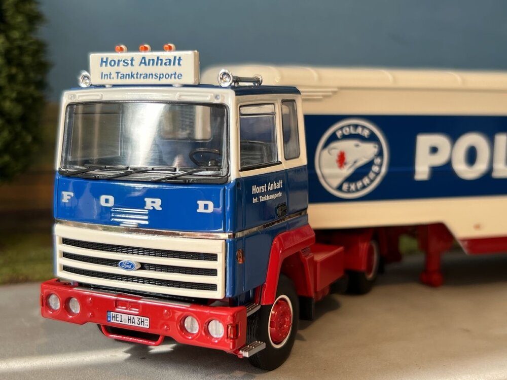 Tekno Tekno Ford Transcontinental with classic reefer trailer Anhalt "Polar Express"