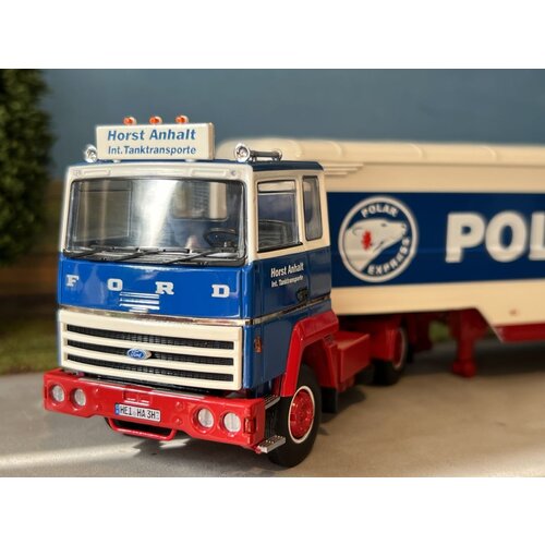 Tekno Tekno Ford Transcontinental met klassieke koeloplegger Anhalt "Polar Express" Tekno Tekno Ford Transcontinental met klassieke koeloplegger Anhalt "Polar Express"