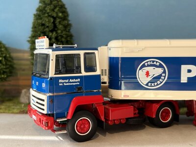 Tekno Tekno Ford Transcontinental with classic reefer trailer Anhalt "Polar Express"