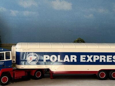 Tekno Tekno Ford Transcontinental met klassieke koeloplegger Anhalt "Polar Express"
