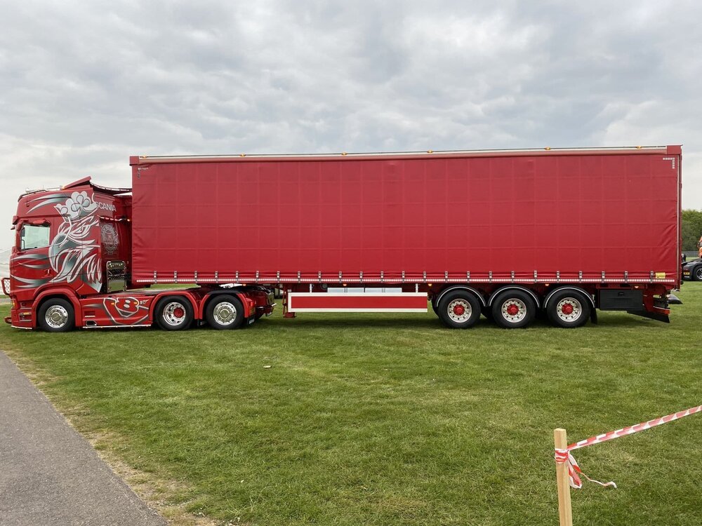 WSI WSI Scania S660 6x2 met 3-as schuifzeilenoplegger MACLENNAN PETERHEAD SCOTLAND