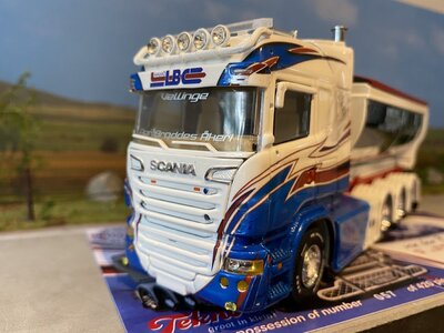 Tekno Tekno Scania R Highline with container PER BRODDE LBC