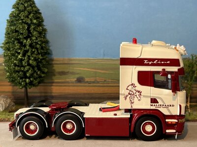 WSI WSI  Scania 164L/ 580  Topline 6x2 MALIEPAARD