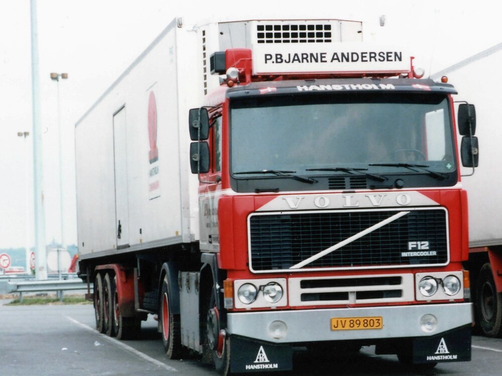 Tekno Tekno Volvo F12 with 3-axle reefer trailer BJARNE ANDERSEN