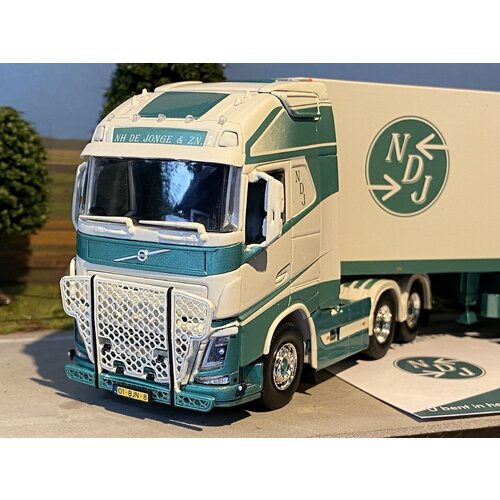 Tekno Tekno Volvo FH04 Globetrotter XL met koeloplegger N.H. de Jonge Tekno Tekno Volvo FH04 Globetrotter XL met koeloplegger N.H. de Jonge