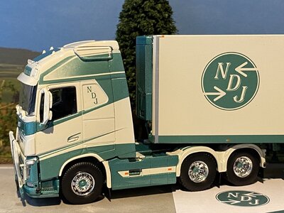 Tekno Tekno  Volvo FH04 Globetrotter XL met koeloplegger N.H. de Jonge