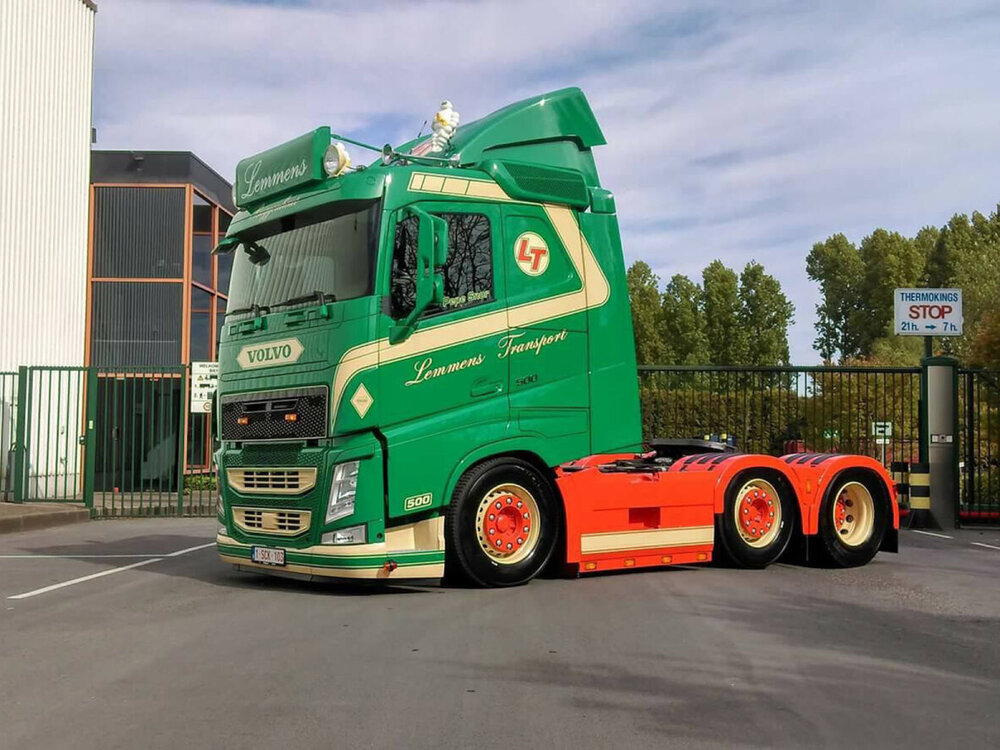 WSI WSI  Volvo FH4 sleeper cab 6x2 Lemmens Transport