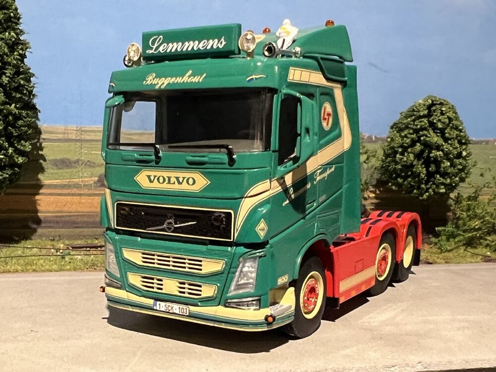 WSI WSI  Volvo FH4 sleeper cab 6x2 Lemmens Transport