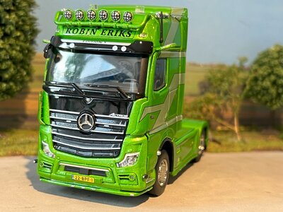 IMC IMC Mercedes Actros Gigaspace 4x2 ROBIN ERIKS "Man on the Moon"