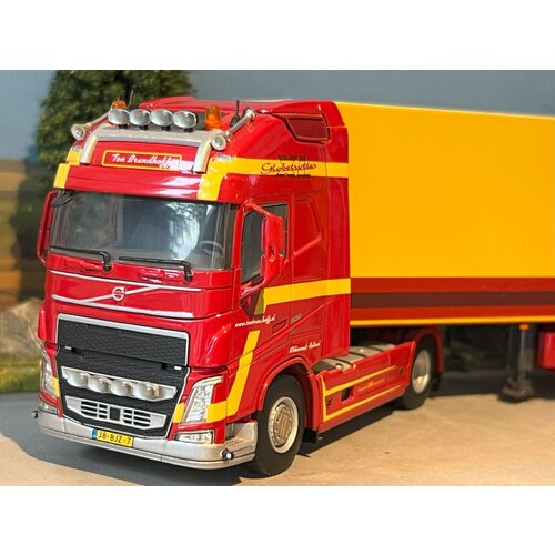 WSI WSI Volvo FH4 Glob XL with 3/axle reefer trailer TON BRANDHOFF WSI WSI Volvo FH4 Glob XL with 3/axle reefer trailer TON BRANDHOFF