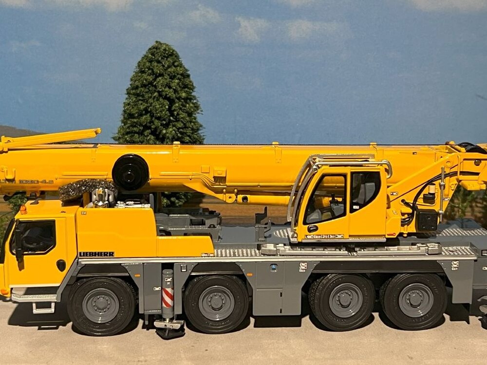 WSI WSI Liebherr LTM 1090-4.2 Mobile crane Premium Line