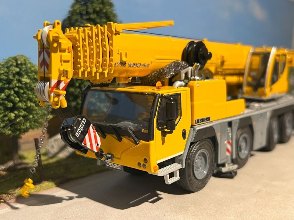 WSI WSI Liebherr LTM 1090-4.2 Mobile crane Premium Line