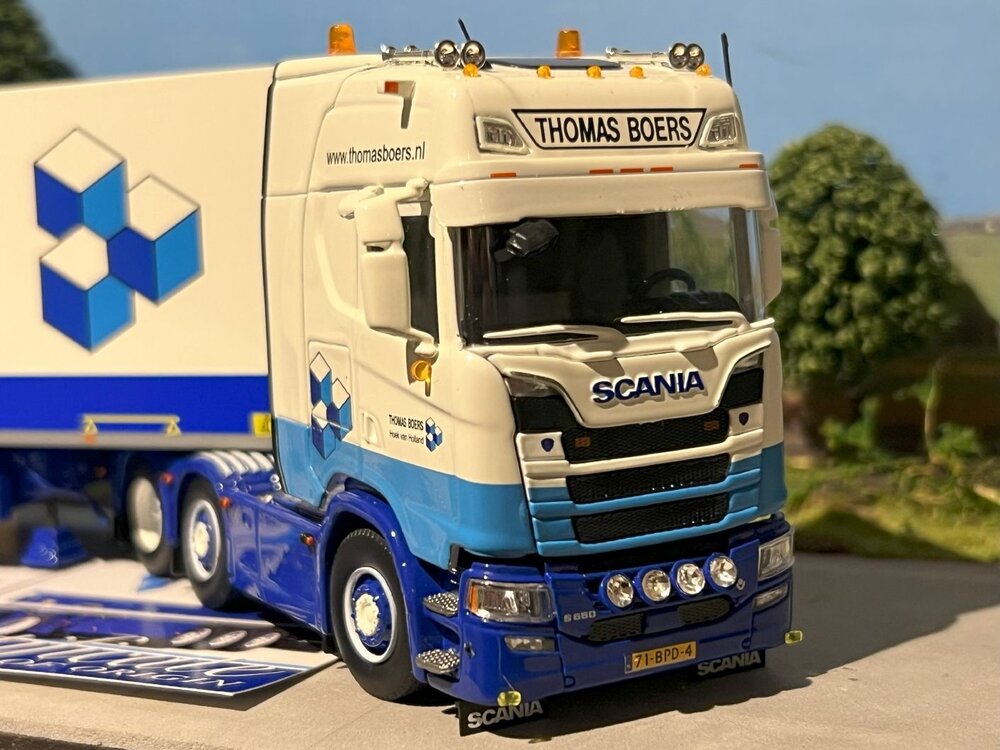 Tekno Tekno Scania S500 6x2 met 3-as koeloplegger THOMAS BOERS