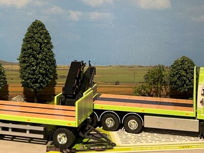 Tekno Tekno Volvo FH motorwagen aanhanger met vlakke laadvloer en kraan HAPREKON