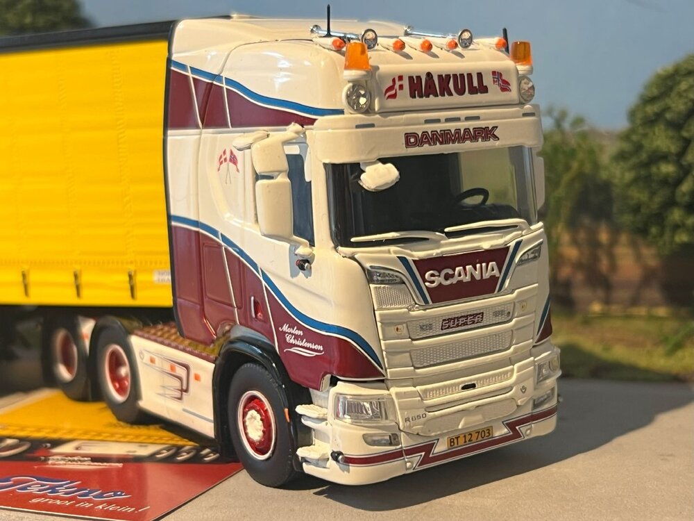 Tekno Tekno Scania Next Gen 6x2 met 3-as zeilenoplegger CHRISTENSEN HAKULL