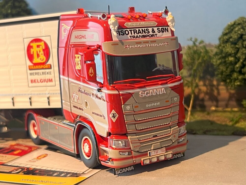 Tekno Tekno Scania Next Gen 4x2 met 3-as zeilenoplegger FISOTRANS BELGIË