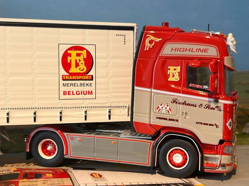 Tekno Tekno Scania Next Gen 4x2 met 3-as zeilenoplegger FISOTRANS BELGIË