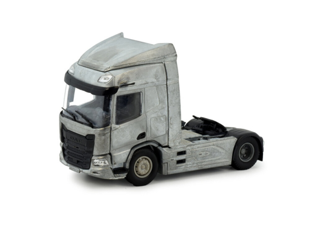 Tekno Tekno DAF XD sleeper high cab 4x2 tractor kit